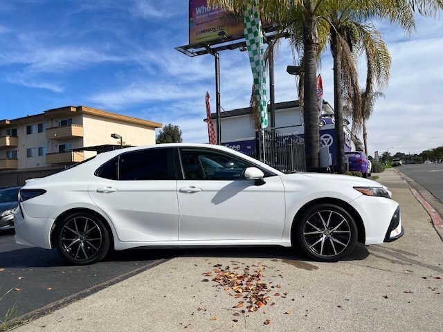 2021 Toyota Camry SE  