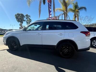 2019 Mitsubishi Outlander LE - Photo 4 - San Diego, CA 92120