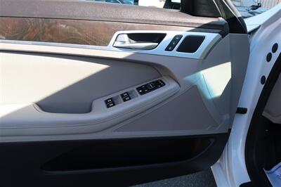 2015 Hyundai Genesis 3.8L   - Photo 4 - San Diego, CA 92120