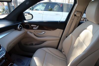 2017 Mercedes-Benz GLC GLC 300   - Photo 6 - San Diego, CA 92120