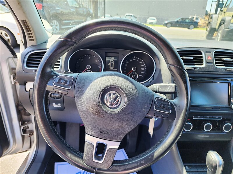 2011 Volkswagen Golf TDI photo