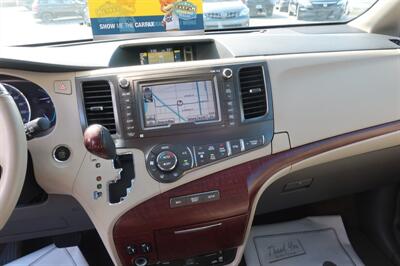 2013 Toyota Sienna Limited 7-Passenger   - Photo 9 - Lakeland, FL 33801
