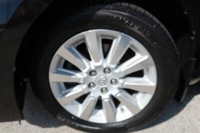 2013 Toyota Sienna Limited 7-Passenger   - Photo 31 - Lakeland, FL 33801
