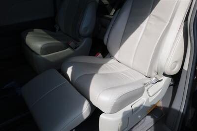 2013 Toyota Sienna Limited 7-Passenger   - Photo 12 - Lakeland, FL 33801