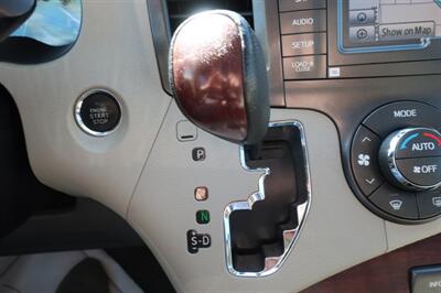 2013 Toyota Sienna Limited 7-Passenger   - Photo 49 - Lakeland, FL 33801