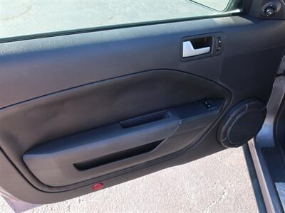 2006 Ford Mustang V6 Premium - Photo 11 - Lakeland, FL 33801