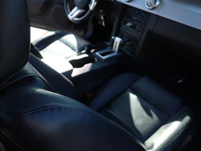 2006 Ford Mustang V6 Premium - Photo 24 - Lakeland, FL 33801