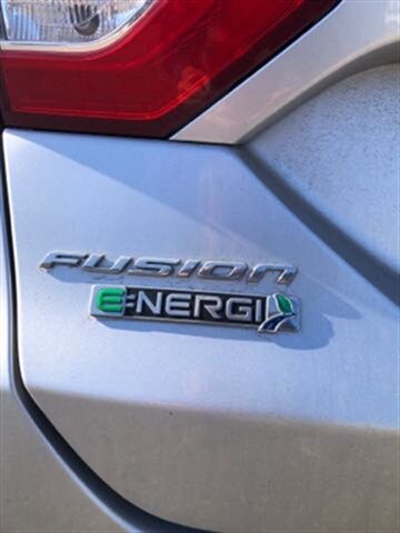 2016 Ford Fusion Energi SE Luxury photo
