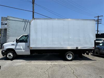 2022 Ford E-450 SD 2dr 158 in.  Lift gate and rear camera - Photo 6 - Los Angeles, CA 90019