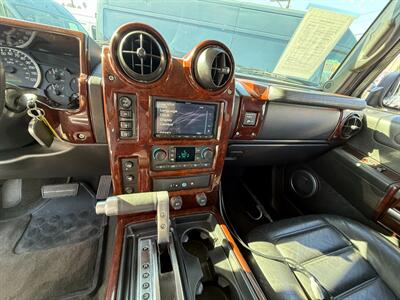 2005 Hummer H2   - Photo 10 - Los Angeles, CA 90019