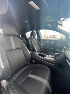 2021 Honda Civic Sport   - Photo 11 - Macomb, IL 61455