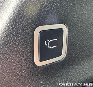 2025 Chrysler Pacifica Limited   - Photo 15 - Macomb, IL 61455