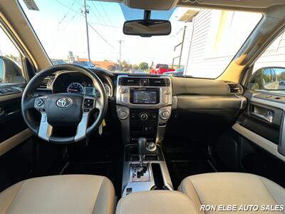 2018 Toyota 4Runner SR5   - Photo 15 - Macomb, IL 61455