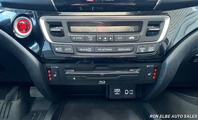 2022 Honda Pilot Touring   - Photo 23 - Macomb, IL 61455