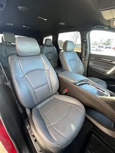 2023 Buick Enclave Essence   - Photo 11 - Macomb, IL 61455