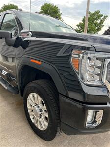 2020 GMC Sierra 2500HD Denali - Photo 8 - Macomb, IL 61455