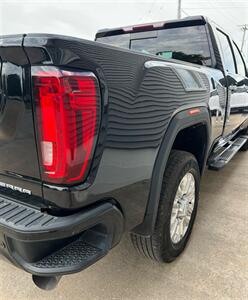 2020 GMC Sierra 2500HD Denali - Photo 9 - Macomb, IL 61455