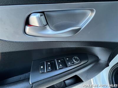 2023 Kia Forte LXS   - Photo 20 - Macomb, IL 61455