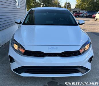 2023 Kia Forte LXS   - Photo 6 - Macomb, IL 61455