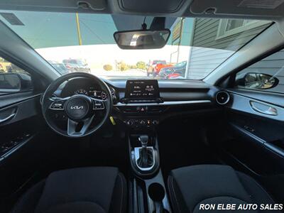 2023 Kia Forte LXS   - Photo 14 - Macomb, IL 61455