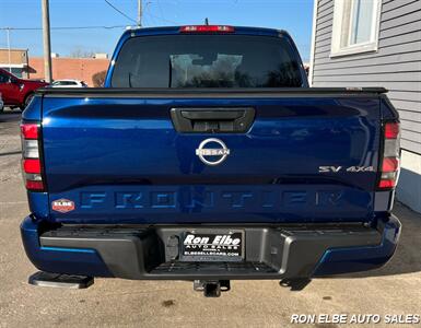 2022 Nissan Frontier SV   - Photo 9 - Macomb, IL 61455