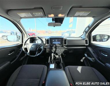 2022 Nissan Frontier SV   - Photo 14 - Macomb, IL 61455