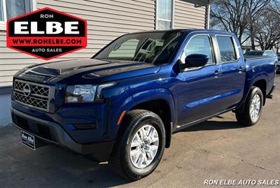 2022 Nissan Frontier SV   - Photo 1 - Macomb, IL 61455