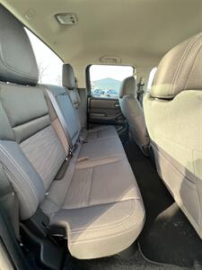 2022 Nissan Frontier SV   - Photo 12 - Macomb, IL 61455