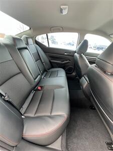 2023 Nissan Altima 2.5 SR   - Photo 12 - Macomb, IL 61455