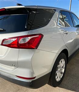 2019 Chevrolet Equinox LT   - Photo 8 - Macomb, IL 61455