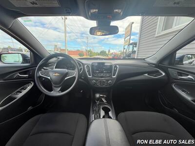 2022 Chevrolet Malibu LT - Photo 15 - Macomb, IL 61455