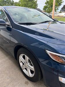 2022 Chevrolet Malibu LT - Photo 7 - Macomb, IL 61455
