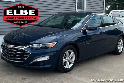 2022 Chevrolet Malibu LT - Photo 1 - Macomb, IL 61455