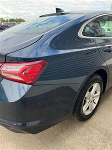 2022 Chevrolet Malibu LT - Photo 8 - Macomb, IL 61455