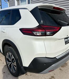 2023 Nissan Rogue SV - Photo 10 - Macomb, IL 61455