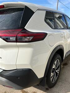 2023 Nissan Rogue SV - Photo 8 - Macomb, IL 61455