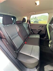 2023 Nissan Rogue SV - Photo 12 - Macomb, IL 61455