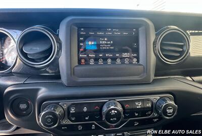 2020 Jeep Wrangler Unlimited Sport Altitude - Photo 17 - Macomb, IL 61455
