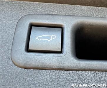 2023 Toyota Highlander XLE - Photo 16 - Macomb, IL 61455