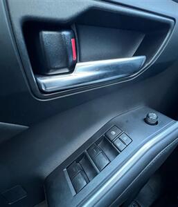 2023 Toyota Highlander XLE - Photo 19 - Macomb, IL 61455