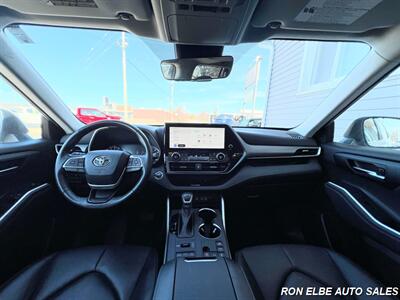 2023 Toyota Highlander XLE - Photo 17 - Macomb, IL 61455