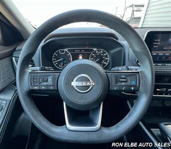 2023 Nissan Rogue SV   - Photo 16 - Macomb, IL 61455
