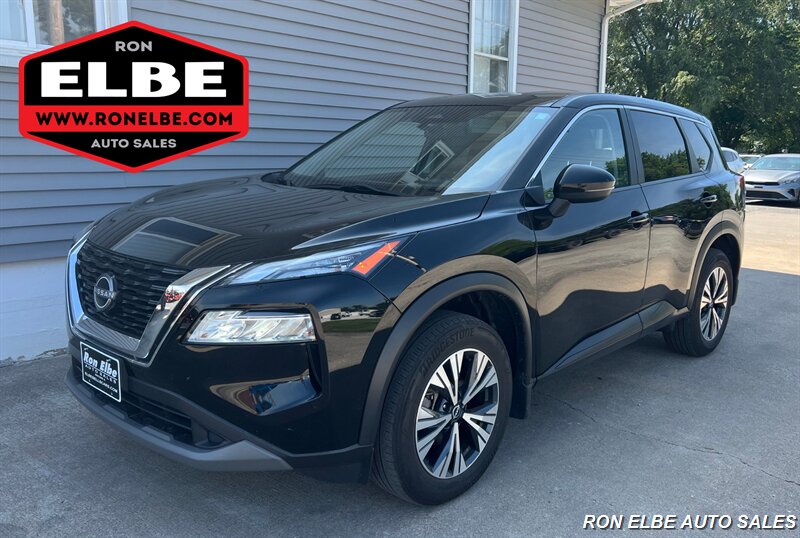 2023 Nissan Rogue SV   - Photo 1 - Macomb, IL 61455