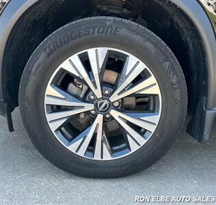 2023 Nissan Rogue SV   - Photo 4 - Macomb, IL 61455