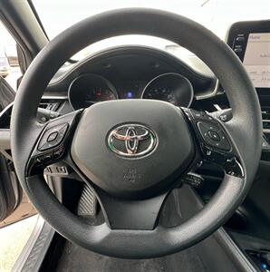 2019 Toyota C-HR LE   - Photo 18 - Macomb, IL 61455