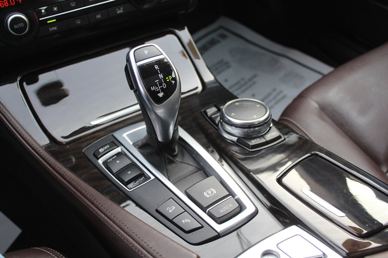 2016 BMW 535i xDrive - Photo 9 - Red Bank, NJ 07701