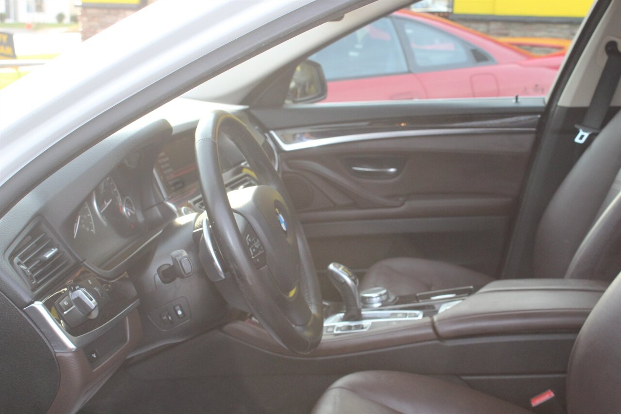 2016 BMW 535i xDrive - Photo 18 - Red Bank, NJ 07701