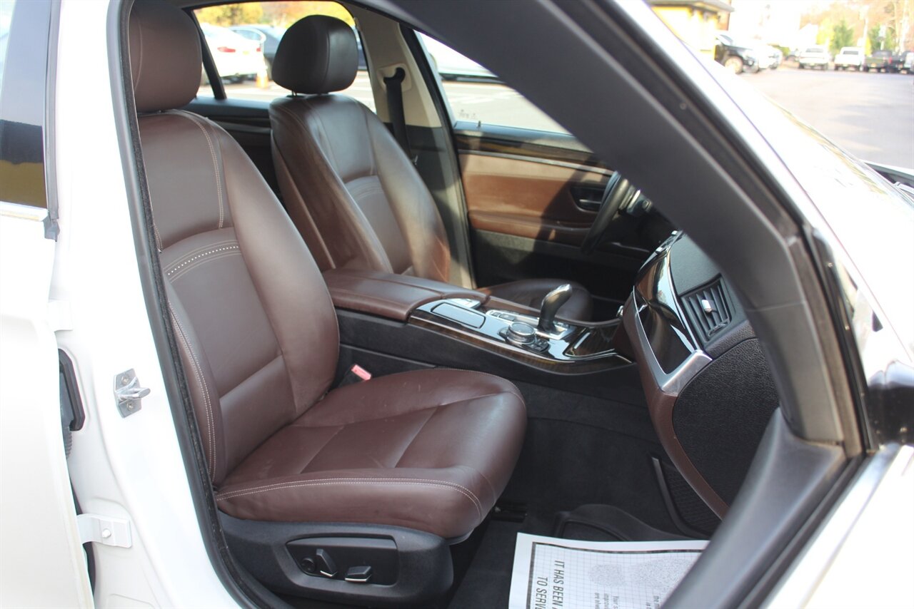 2016 BMW 535i xDrive - Photo 15 - Red Bank, NJ 07701