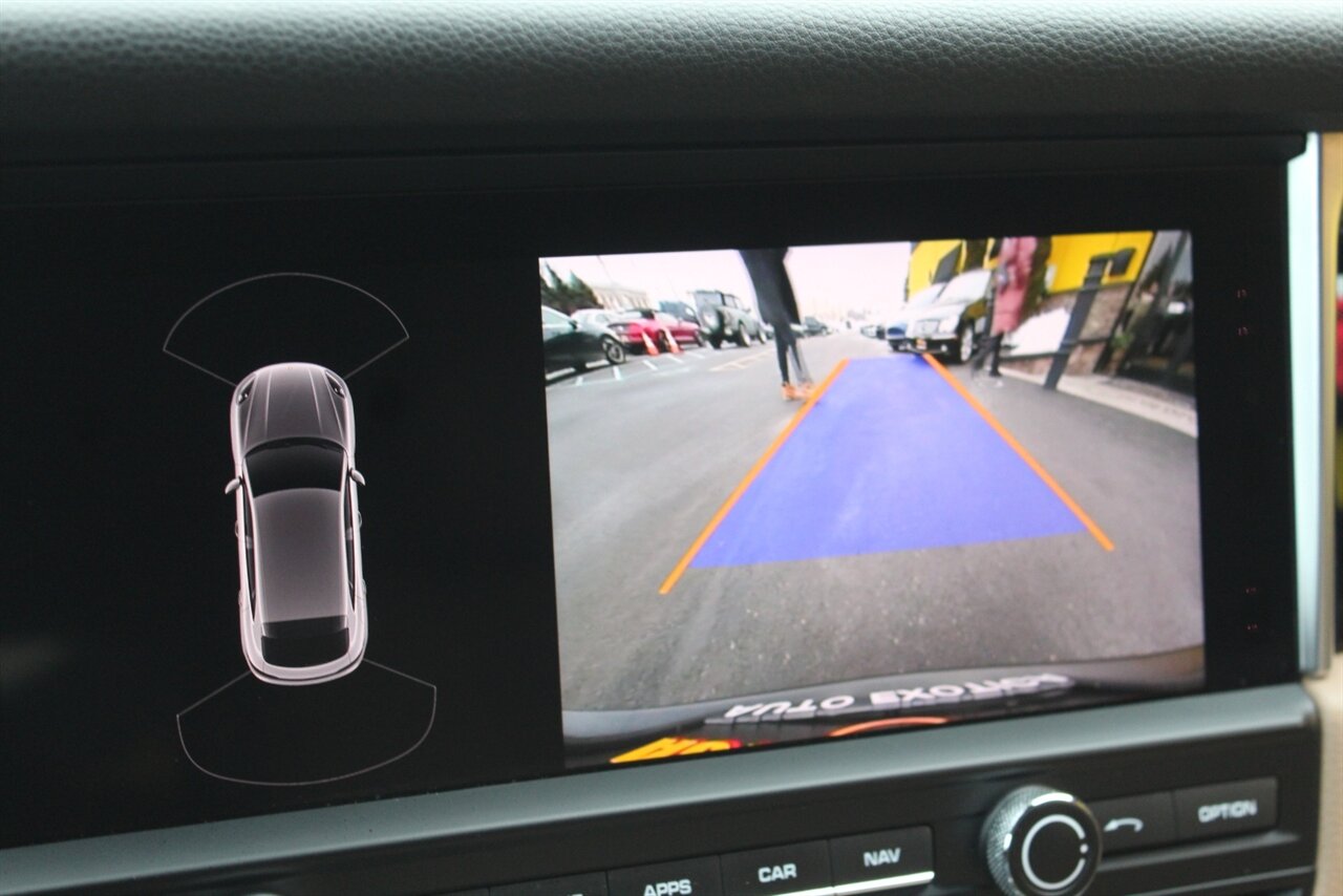 2020 Porsche Macan - Photo 10 - Red Bank, NJ 07701