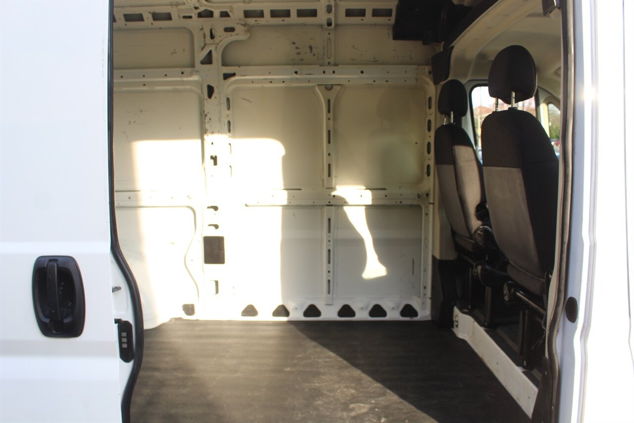 2019 RAM ProMaster 2500 Cargo - Photo 18 - Red Bank, NJ 07701